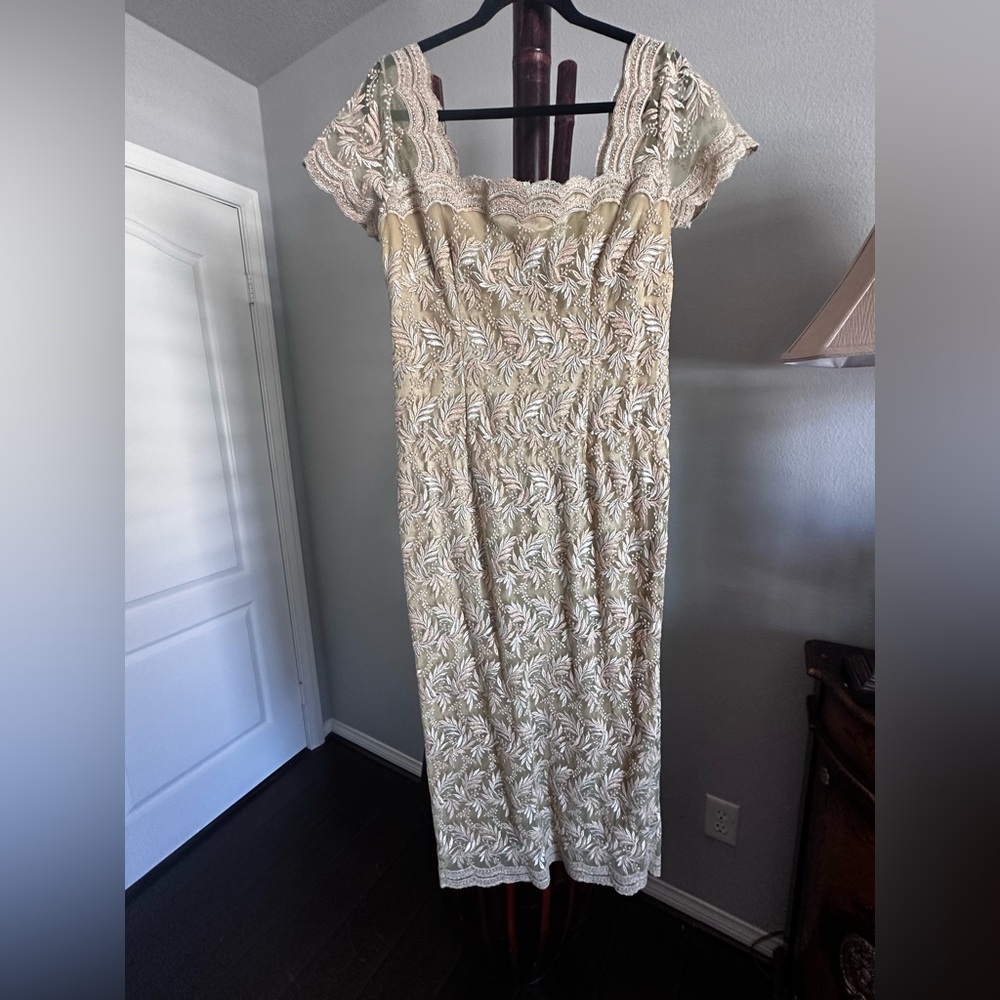 Elegant Cream Lace Dress